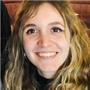 Profesora de inglés titulada en Filología Inglesa (Grado, Máster y Doctorado)